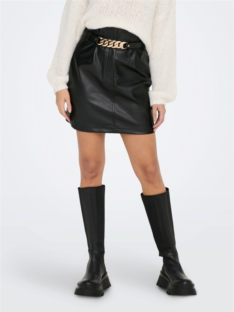 only fauxleatherskirt black